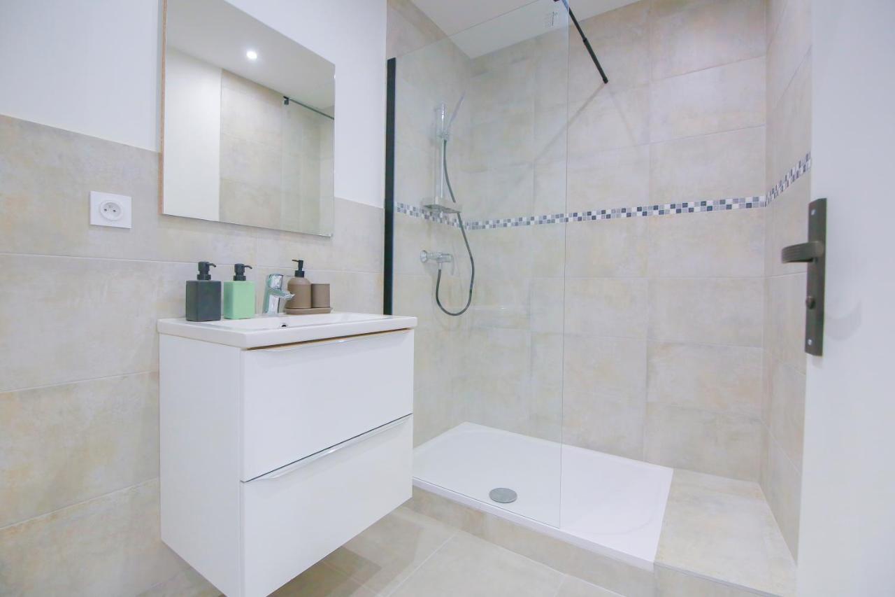 La Montgolfiere, T2 Hypercentre Chic Et Cosy, Wifi Par Sovalfi Apartman Saint-Etienne  Kültér fotó